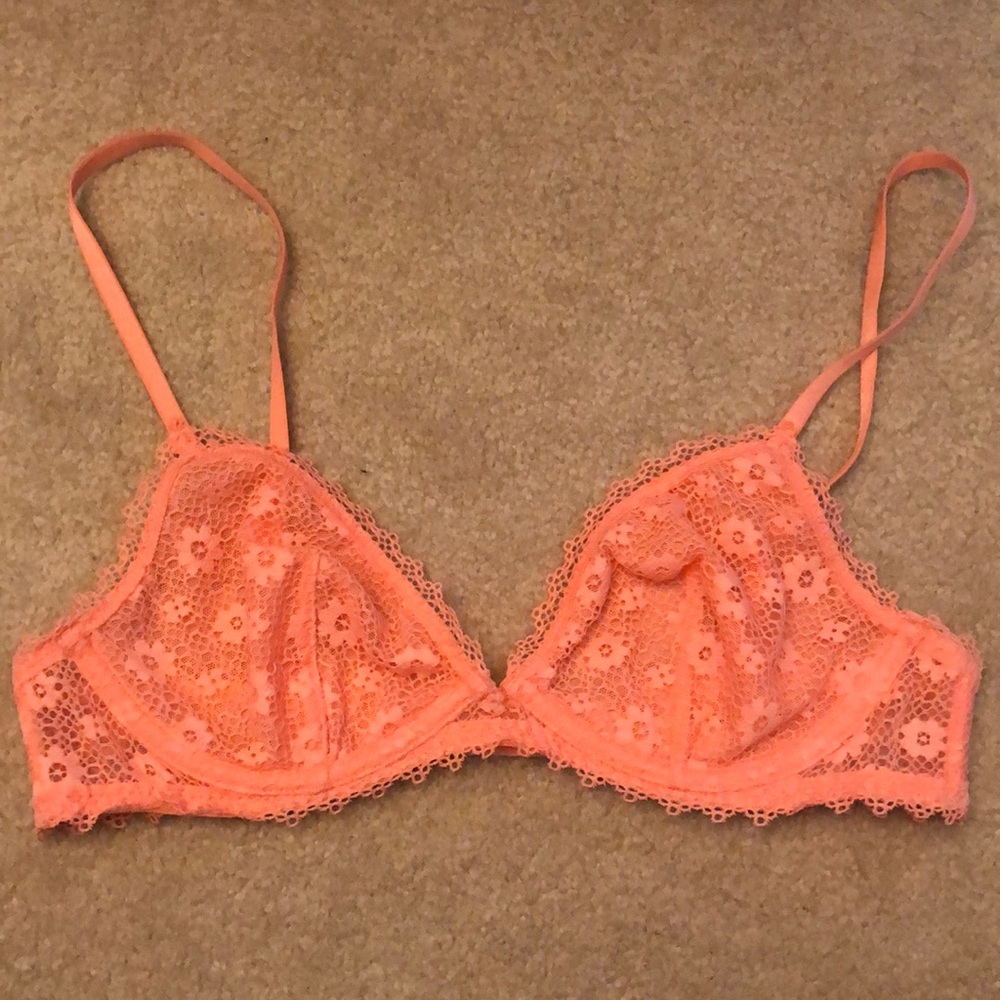 Victoria’s Secret Lace Triangle Underwire Bralette